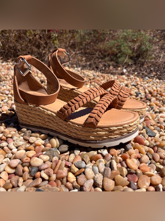 Dolce Vita Shoes - Dolce Vita Bannon Flatform Sandals, Size 7